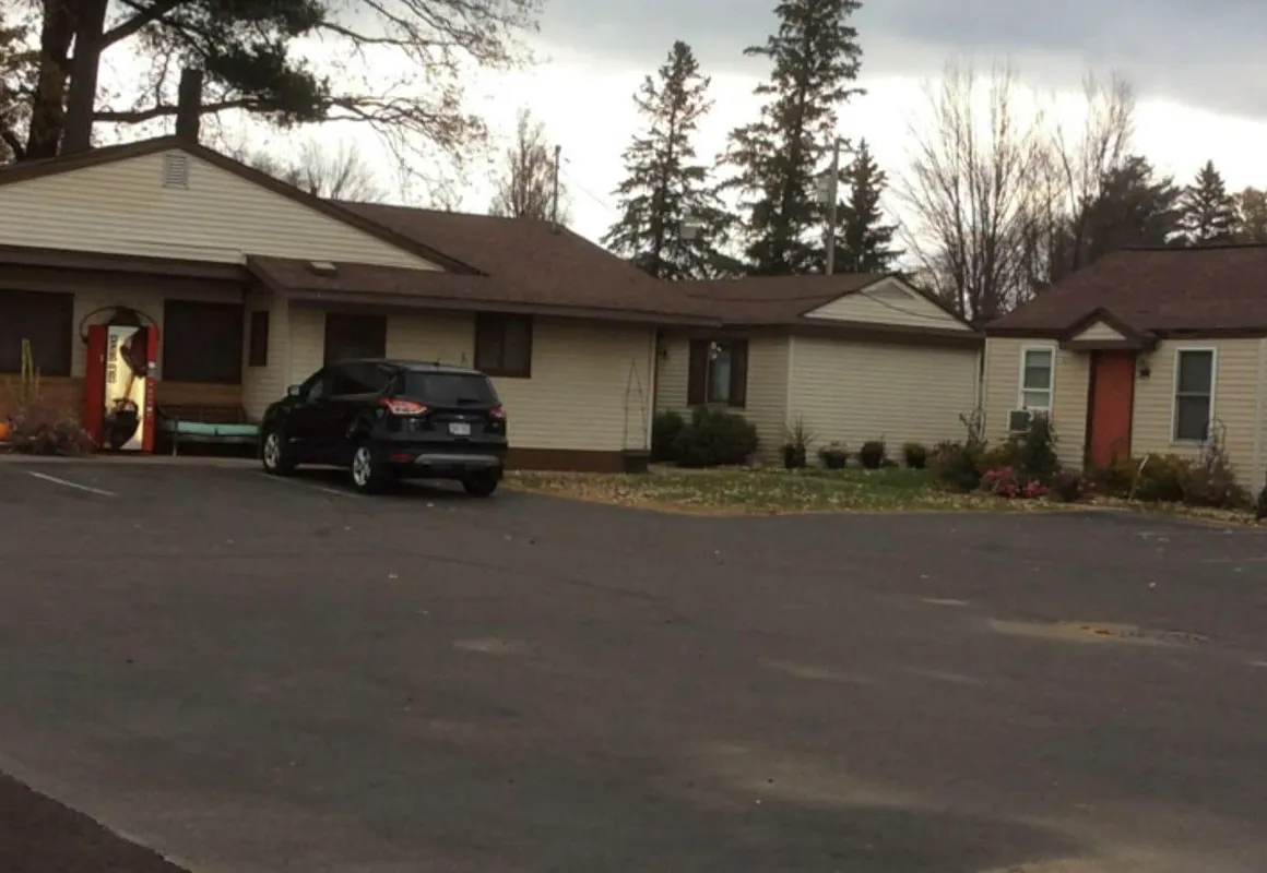 Pullman Motel hotel hero