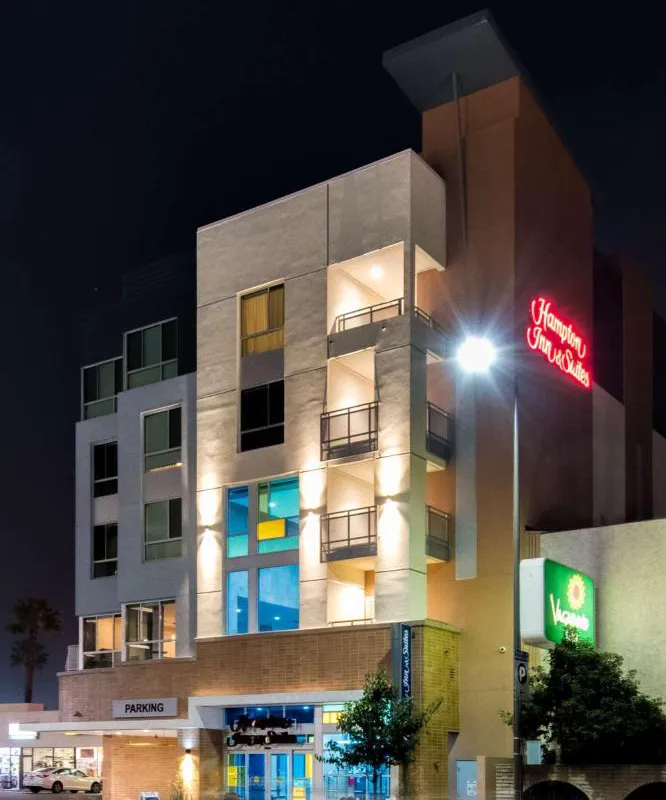 Hampton Inn & Suites Los Angeles - Glendale hotel hero