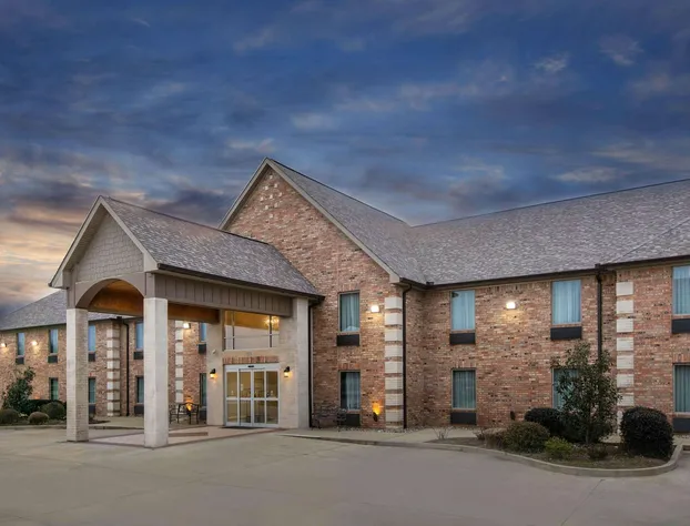 Days Inn & Suites by Wyndham Florence/Jackson Area hotel detail image 1