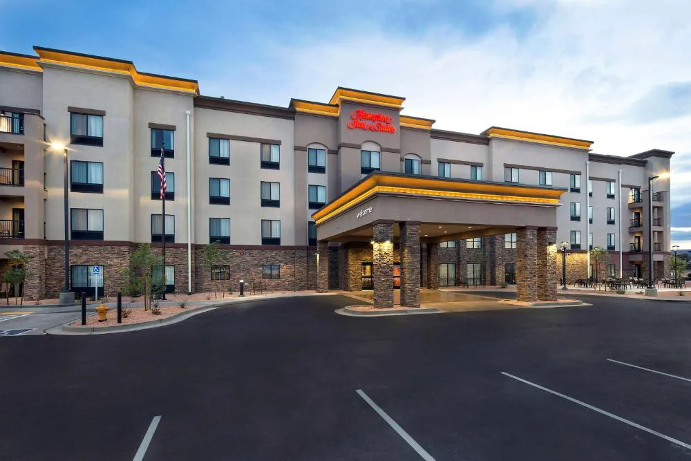 Hampton Inn & Suites Page - Lake Powell hotel hero