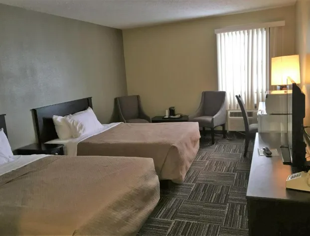 Sunlac Inn Devils Lake hotel detail image 3