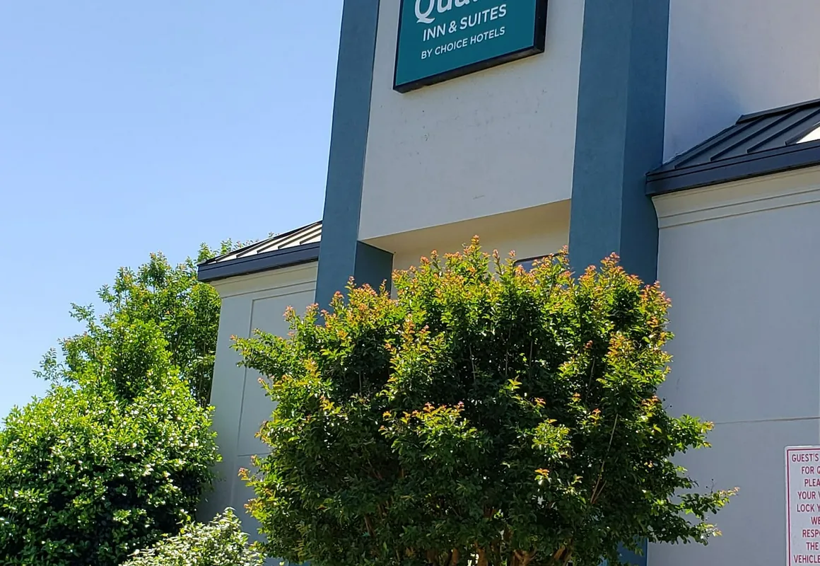 Quality Inn & Suites Clemmons I-40 hotel hero