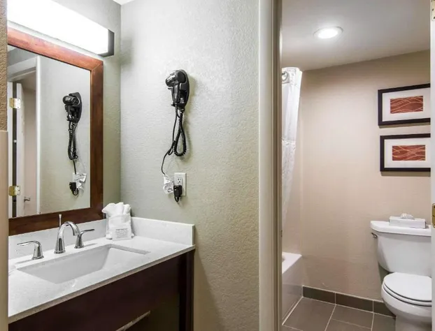 Quality Inn hotel detail image 4