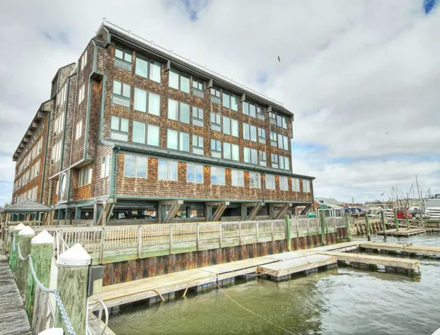 Club Wyndham Inn on Long Wharf hotel detail image 1