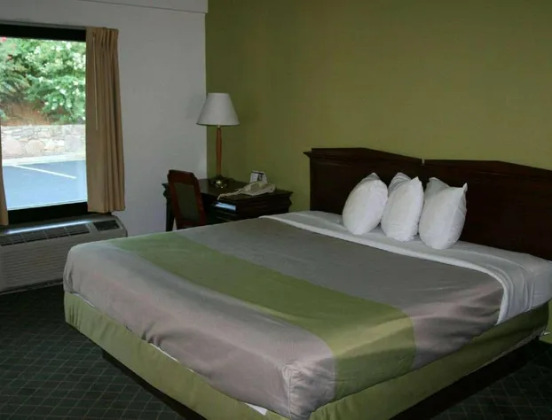 Travelodge by Wyndham Roanoke hotel detail image 1