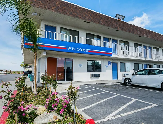 Motel 6 Lost Hills, CA hotel detail image 3