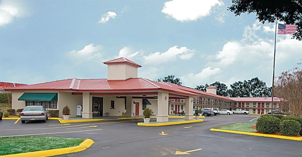 Best Inn Booneville hotel hero