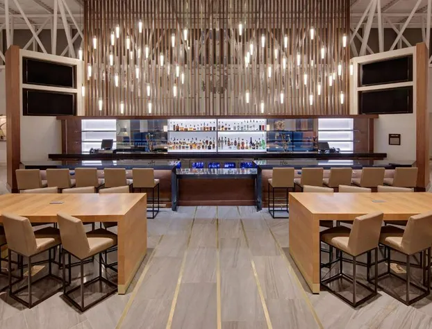 Nashville Airport Marriott hotel detail image 4