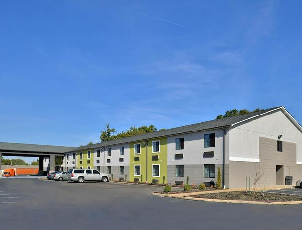 Americas Best Value Inn Memphis/Airport hotel detail image 1