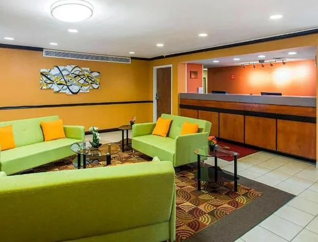 Studios & Suites 4 Less Charlotte hotel detail image 4