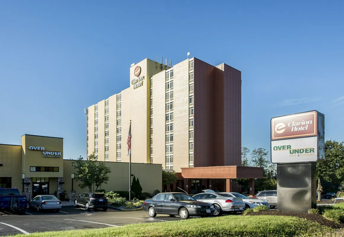 Clarion Hotel Cincinnati North hotel hero