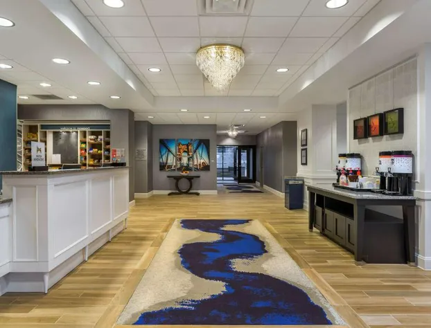 Hampton Inn & Suites Newport/Cincinnati hotel detail image 4