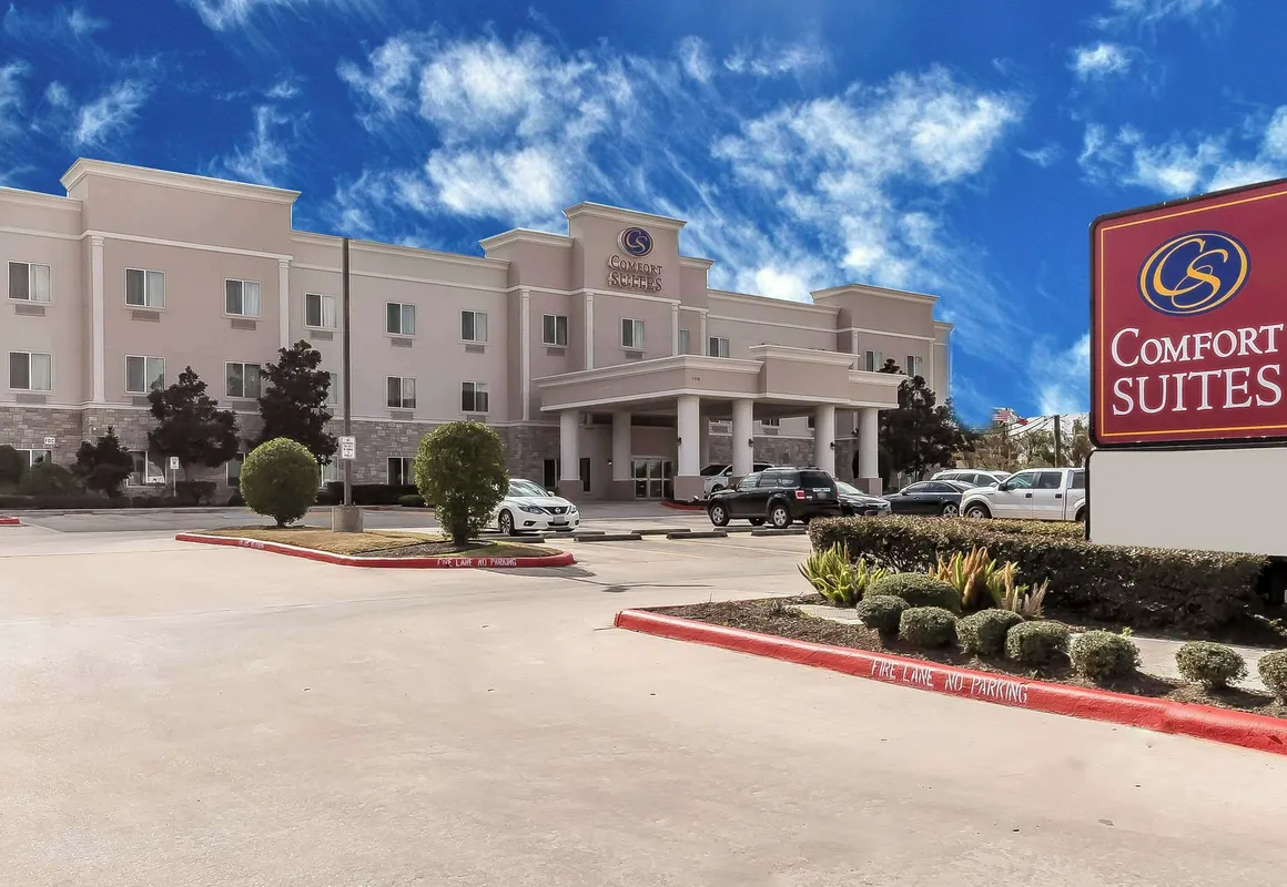 Comfort Suites Houston IAH Airport - Beltway 8 hotel hero