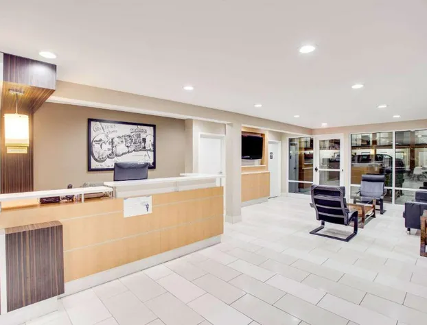 Super 8 by Wyndham Dalton hotel detail image 2