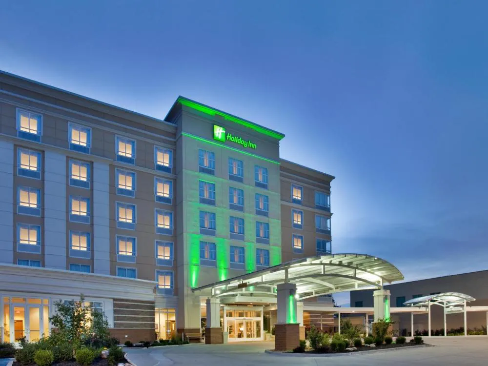 Holiday Inn Kansas City Airport by IHG hotel hero