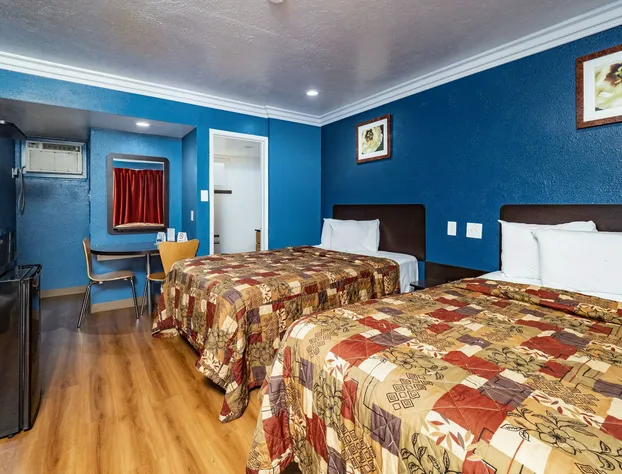 Travelodge by Wyndham Sacramento Convention Center hotel detail image 1