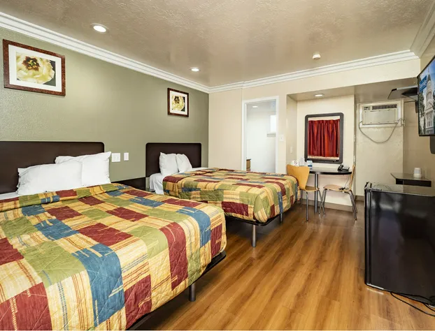 Travelodge by Wyndham Sacramento Convention Center hotel detail image 2