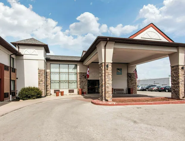 Quality Inn & Suites - Toronto West hotel detail image 3