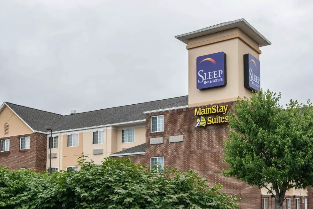 MainStay Suites Pittsburgh Airport hotel hero