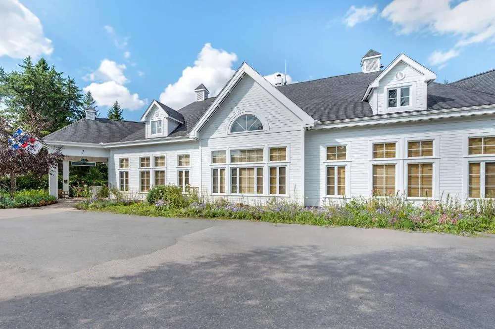 Hilton Grand Vacations Club Tremblant Canada hotel hero