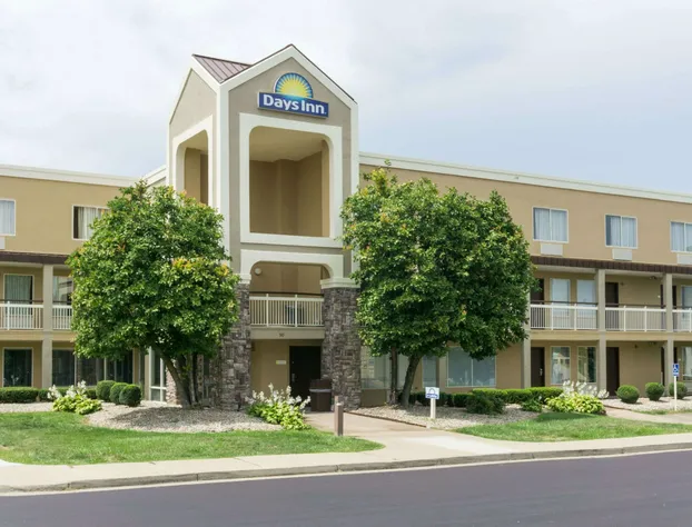 Days Inn by Wyndham Florence Cincinnati Area hotel detail image 1