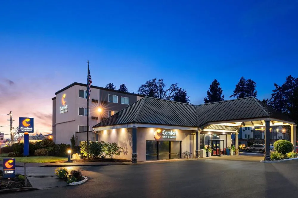 Comfort Inn & Suites Beaverton - Portland West hotel hero
