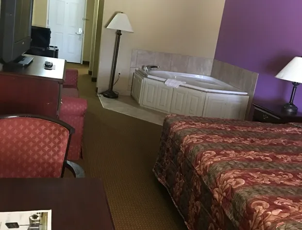 Econo Lodge Inn & Suites hotel detail image 4