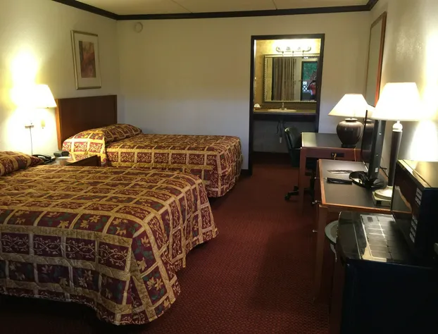 Regency Inn & Suites hotel detail image 3