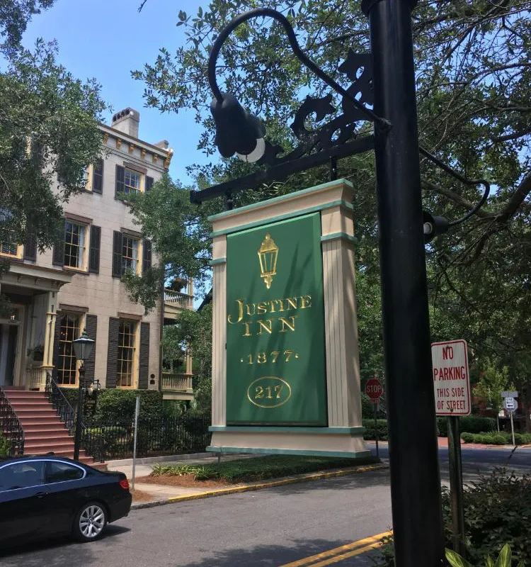 Justine Inn Savannah hotel hero