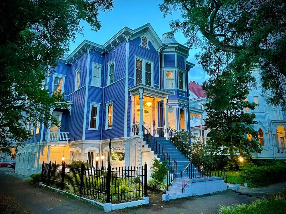 Amethyst Garden Inn hotel hero