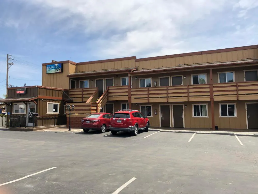 Pacific Inn hotel hero