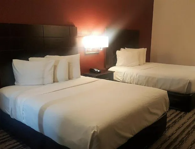 Red Roof Inn & Suites Houston - Humble/IAH Airport hotel detail image 2