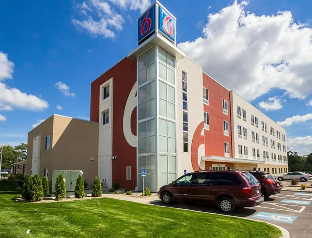Motel 6 South Bend, IN - Mishawaka hotel detail image 2