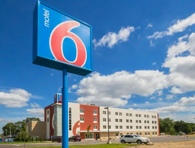 Motel 6 South Bend, IN - Mishawaka hotel detail image 1