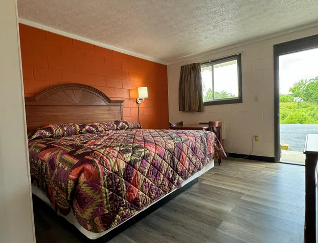 Economy Inn Crossville hotel detail image 4