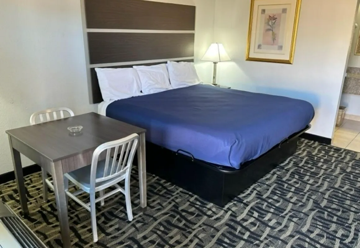 HomeLodge hotel hero