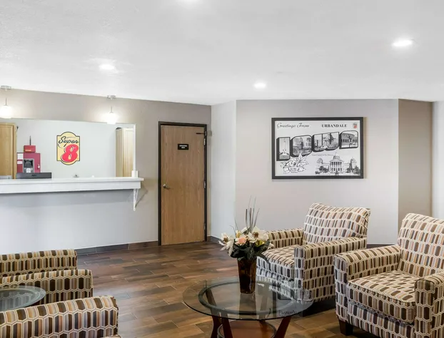 Super 8 by Wyndham Urbandale/Des Moines Area hotel detail image 1