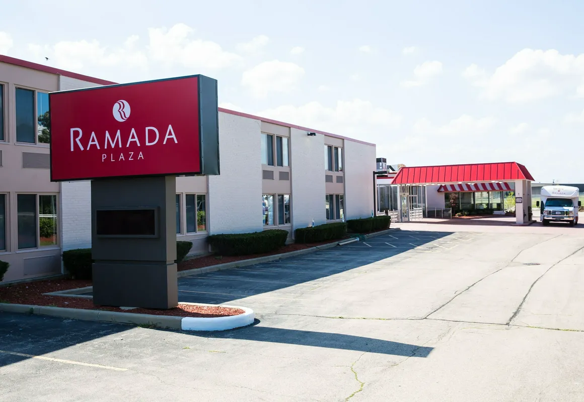 Ramada Plaza by Wyndham Chicago North Shore hotel hero