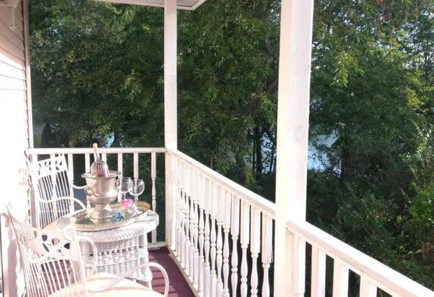 Walden on the Pond Hotel hotel detail image 1