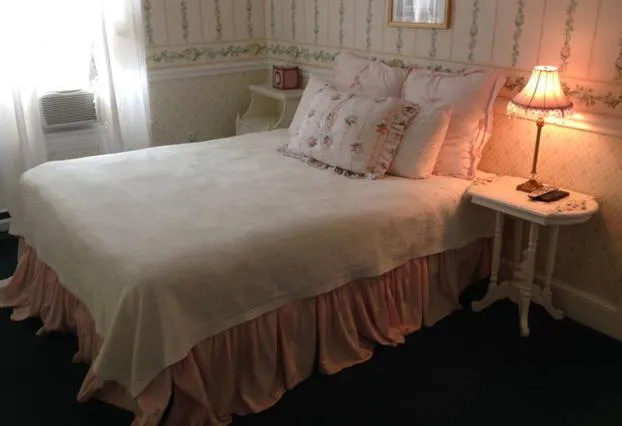 Walden on the Pond Hotel hotel detail image 2