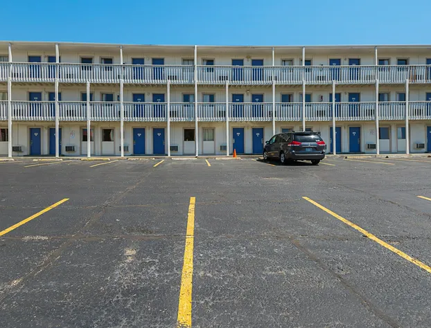 Motel6 Blue Springs, MO hotel detail image 1