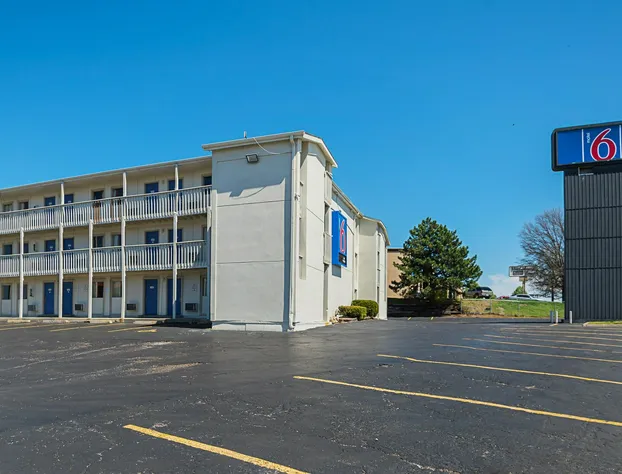 Motel6 Blue Springs, MO hotel detail image 2