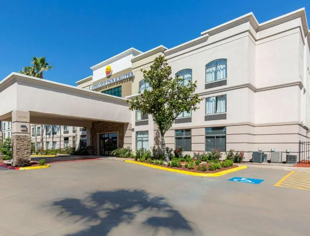 Comfort Inn & Suites SW Houston Sugarland hotel detail image 2