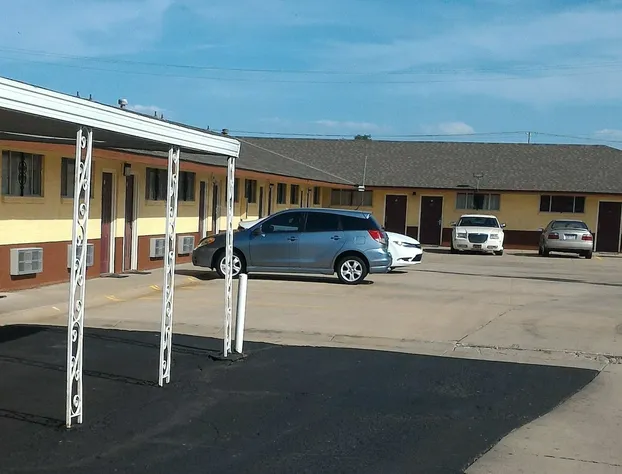 Airport Lodge Wichita Kansas hotel detail image 2