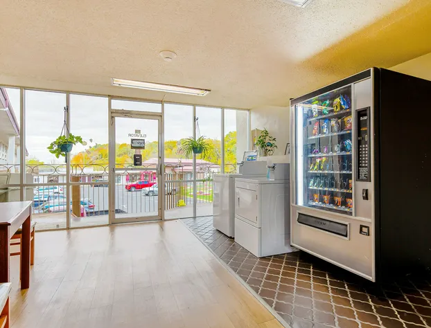 Americas Best Value Inn Moline hotel detail image 4