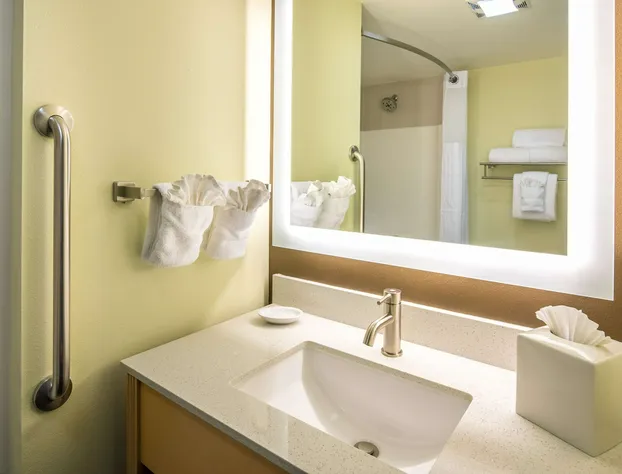 Red Lion Inn & Suites Everett hotel detail image 4