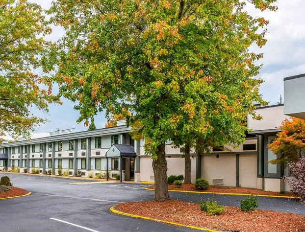 Clarion Inn Belle Vernon hotel detail image 2