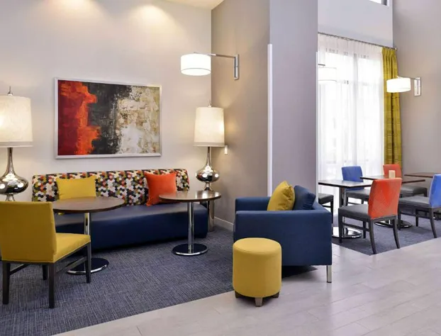 Hampton Inn & Suites Shelby hotel detail image 4