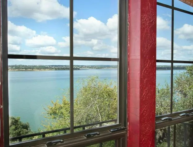 The Lakehouse Bed & Breakfast hotel detail image 1