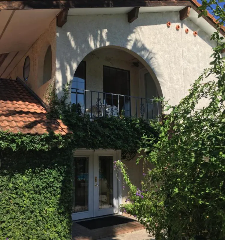 The Lakehouse Bed & Breakfast hotel hero